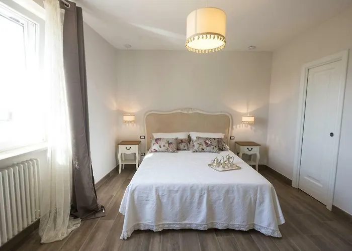 住宿加早餐酒店 Santa Lucia 加埃塔