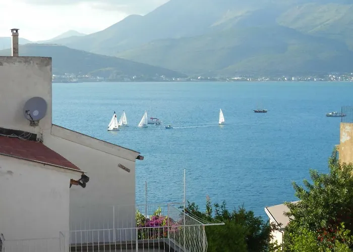 住宿加早餐酒店 Santa Lucia 加埃塔